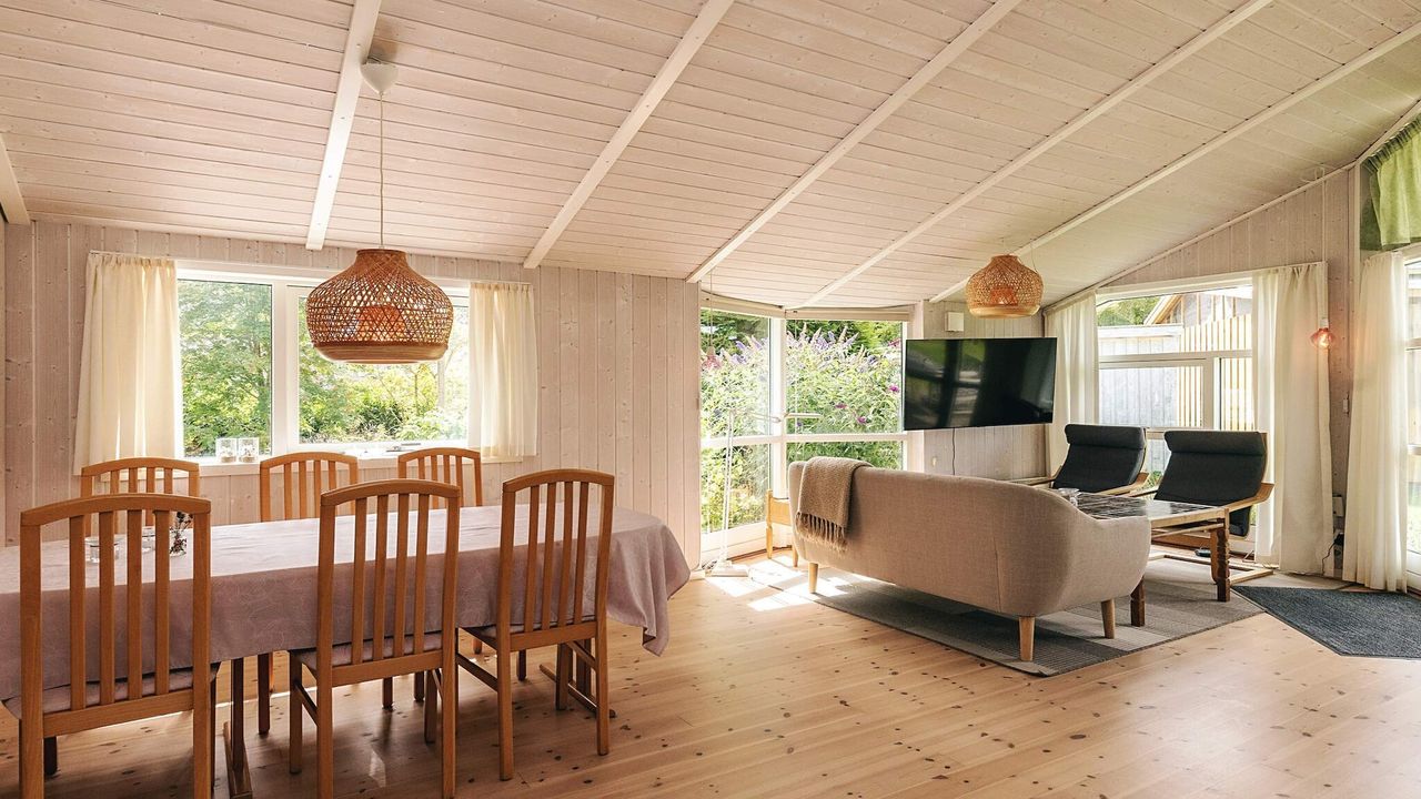 Indoor Indoor